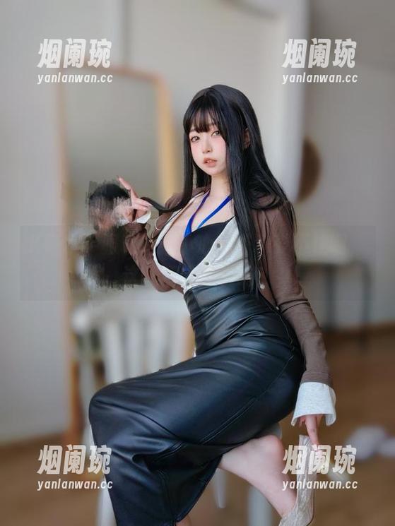 K酱 K酱水手服私拍:小心心脏承受不住啊,这就要出海了吗?