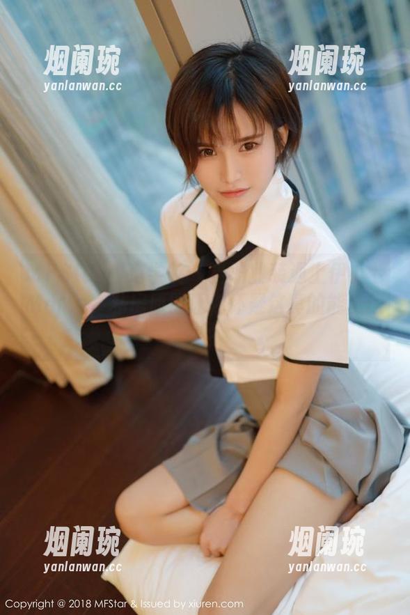MFStar模范学院 - 当职业装遇上伊小七MoMo，私房原图让你怀疑这真的能上班吗？