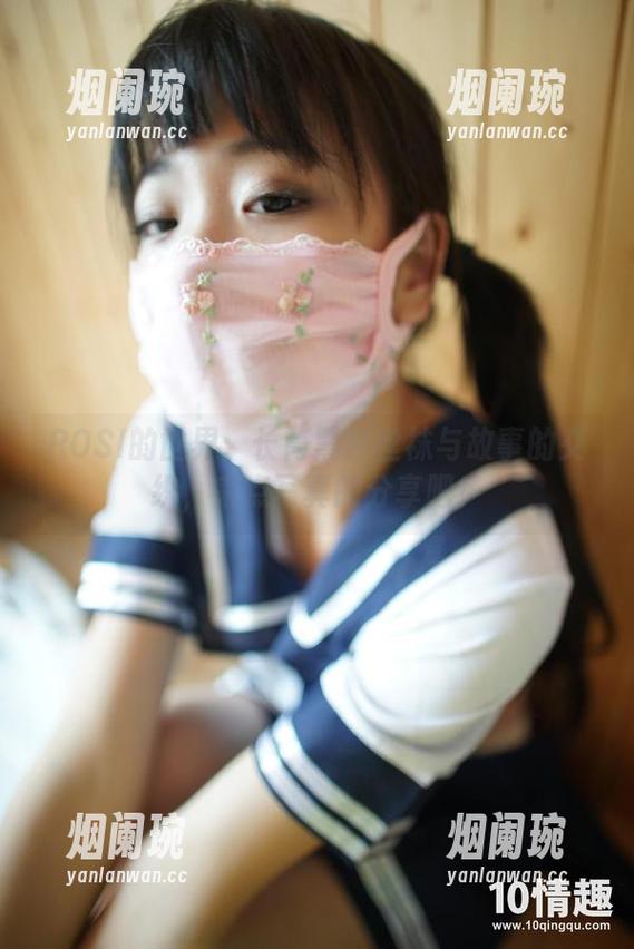 ROSI的世界：长筒黑色丝袜与故事的交织，来点写真的分享吧！