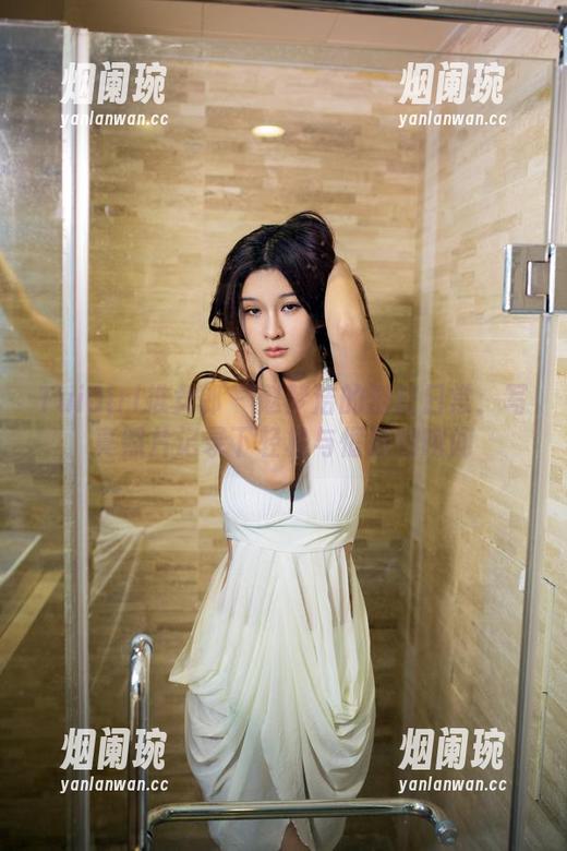 TuiGirl推女郎 - 赵梦洁的浴缸日常：写真照片记录下轻松与惬意的瞬间