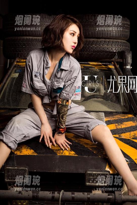 UGirls尤果网 - 李思宁浴室最新作品：每一帧都是光影的私密低语。