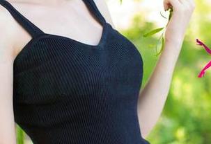 UGirls尤果网 – 田慕儿办公室私拍合集：谁说办公只能无聊？