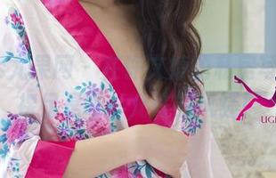 UGirls尤果网 – 在许文婷的私房写真中，裸足是唯一允许的风骚！