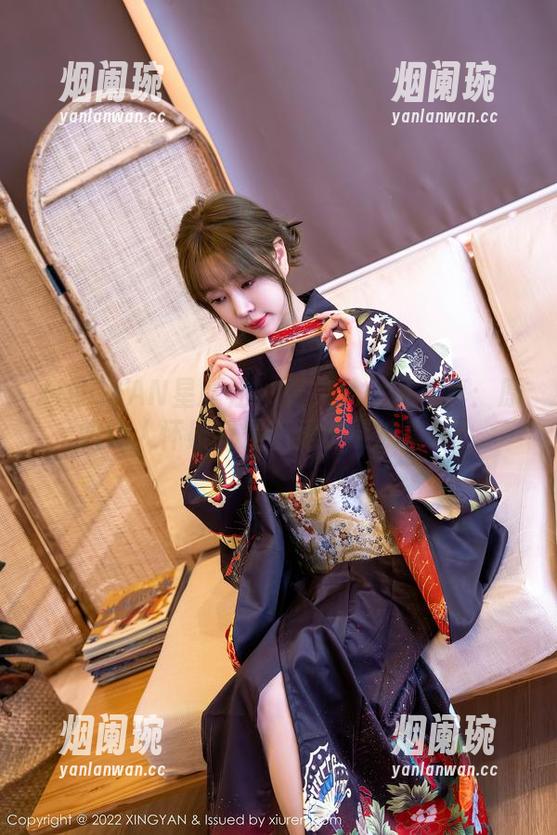 XINGYAN星颜社 - 张灵儿女友写真：原图让人怀疑我是不是也要被喜欢！