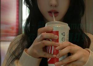 Xiuren秀人网 – 截图了summer宝宝的礼服，在照片里反复打转