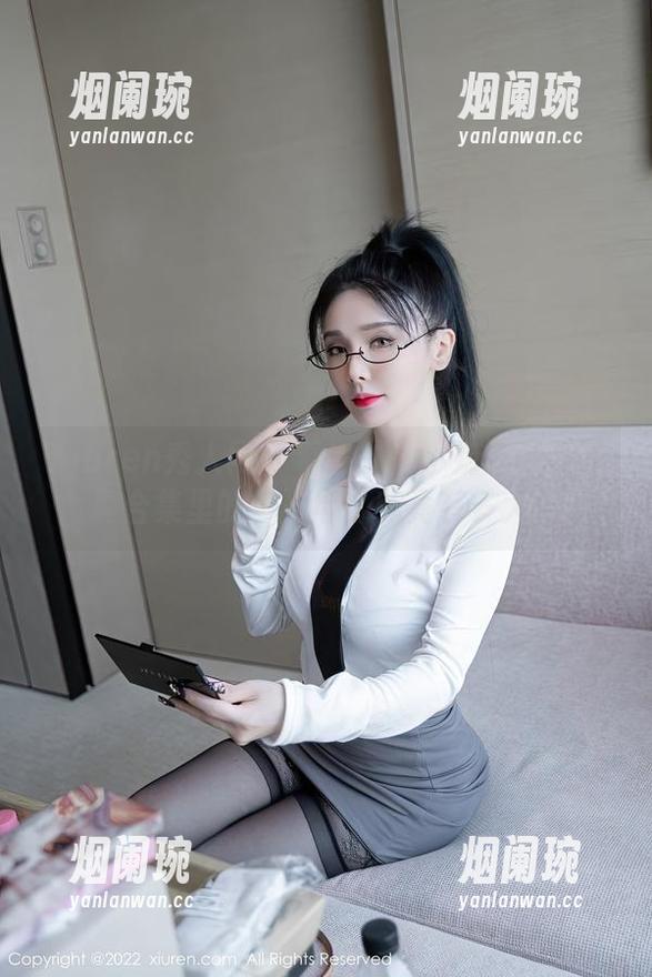 Xiuren秀人网 - 看！柚柚小奶瓶修女写真合集里的“圣母”究竟有多大胆