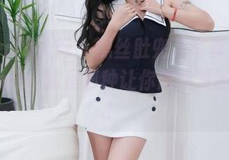 Xiuren秀人网 – 黑丝肚兜儿写真全集，糯美子mini就是那种让你想点赞的奇女子！
