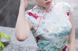Xiuren秀人网 – 大胆直击：糯美子nini的丝袜写真集，资源太过诱人，心脏承受不住啊！