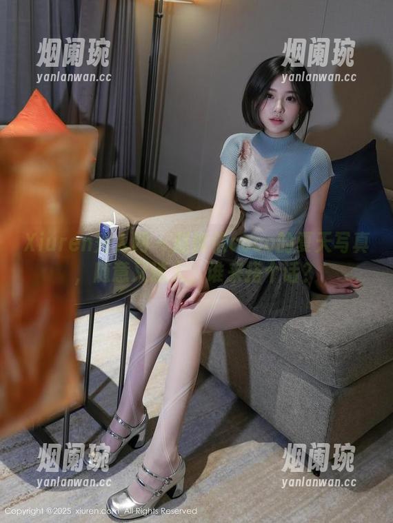 Xiuren秀人网 - 赵惟依coco的夏天写真，随意又迷人，谁来搭个话？