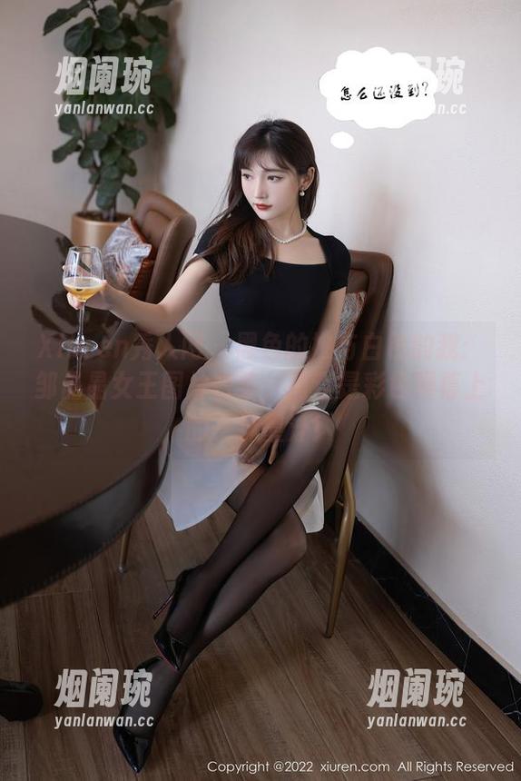 Xiuren秀人网-邹晶晶女王 Xiuren秀人网 - 黑色的她与白色的我:邹晶晶女王图片合集,简直是彩色屏幕上的一抹墨汁!