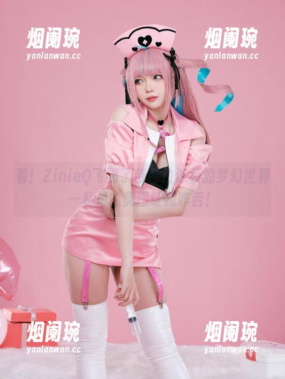 看！ZinieQ飞到了芭芭拉泳装的梦幻世界—私拍的美图让我咋舌！