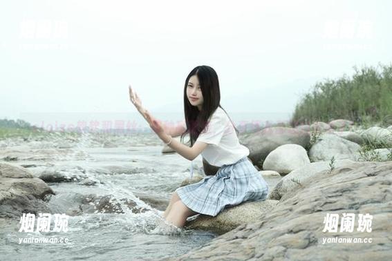 eloise软软和黑丝：那种高清感，分享得我都想拉家常了！