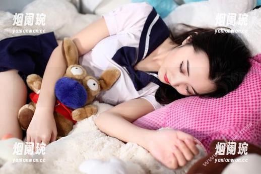 partycat轰趴猫-陈雅漫 partycat轰趴猫 - 陈雅漫的丝袜原图:光影交错间,那一瞬间的美感,真让人心动!