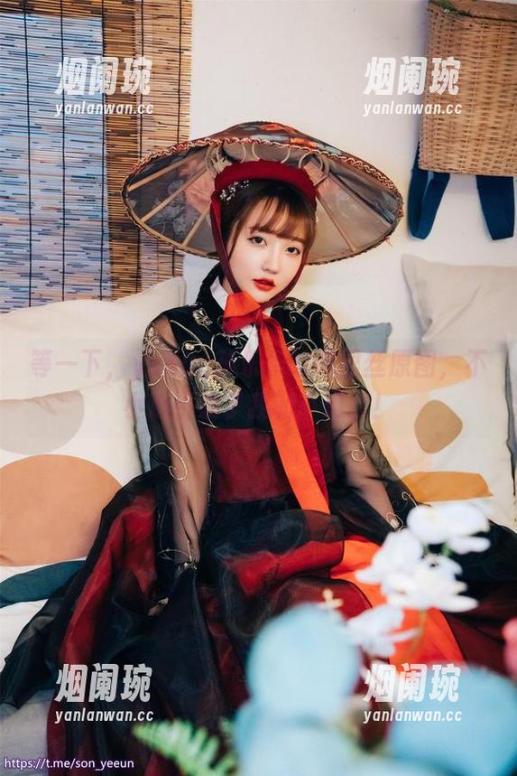 等一下，yeeun孙乐乐的裤里丝原图，不小心引发了我的小幻想！