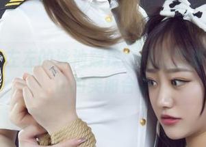 丽柜 – 左左的泳池窥探：网盘里那些藏不住的美丽合集