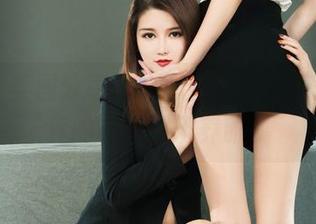 丽柜 – 美图分享，心心和她的玉足清茶，真的有点过于养眼了