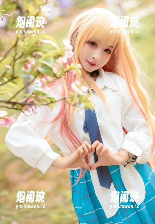 美图来袭，九九八吖的泳池写真：水来伸手，诱惑满满！