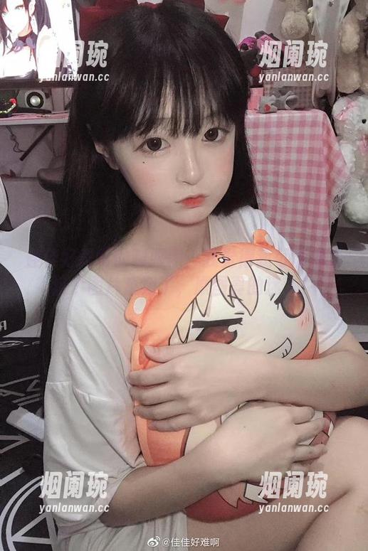 佳佳好难啊 佳佳好难啊的制服照:我觉得我可能爱上这个图片系列了,原图真的迷人!
