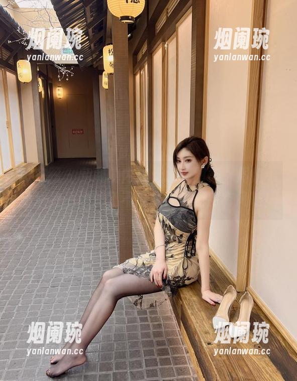 微密圈 - 免费的内购无水印图集，周妍希给浴袍现场加了不少分，真是别有风味！