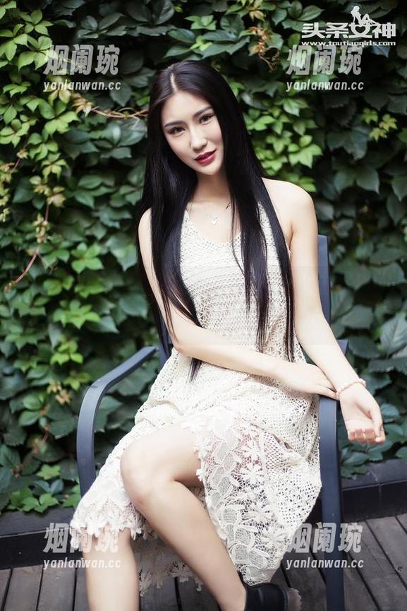 头条女神 - 张梦艺的蓝丝恋人——这免费图册真是让人眼前一亮，别问我为什么。