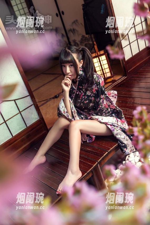 头条女神 - 神琦泽步最新皮衣合集：没想到皮衣也能这么可爱，我这心呀，刷刷刷…