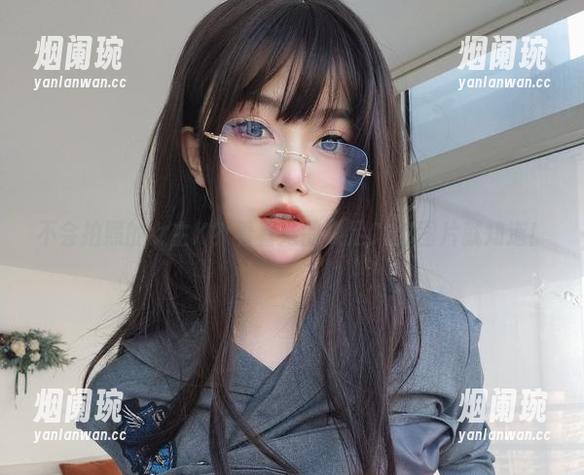 不会拍照的女主K？看看她的裸足COS图片就知道！