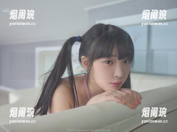 翻开姜仁卿(강인경)的万圣节图库：这作品像鬼魂般萦绕不去