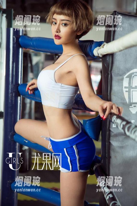 尤果网 - 空姐风范！孟狐狸私房写真，没跟你说空姐下班也能这么美！