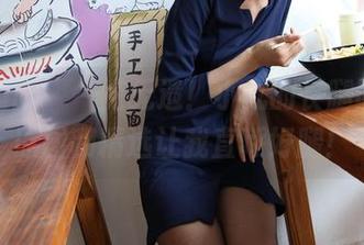异思趣向 – 一览无遗！小九的长腿同事，原图和精选让我直呼好腿！