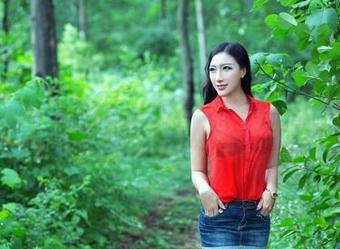 推女郎 – 浴缸中的Yu佳妮，原图一出，瞬间让我脑洞大开。