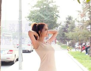 推女郎 – 这就是赵惟依的短裙资源，谁说短裙只适合夏天？她能穿出四季风情！