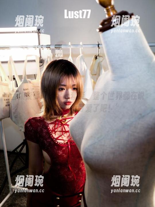 当柒柒要乖哦穿上套装，整个世界都在说‘咦？这也太可爱了吧！’