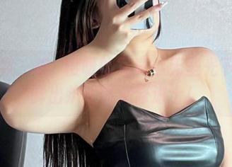 微密圈 – 桃沢樱呀的写真：无圣光下的新鲜出炉纯情女修道士！
