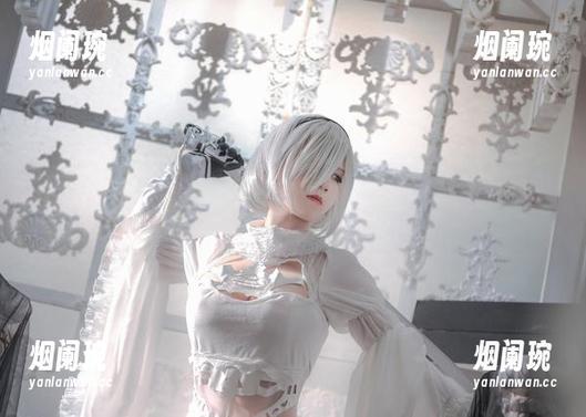 桜满三时的最新写真，穿上史尔特尔同人礼服，真是让人心跳加速的存在！