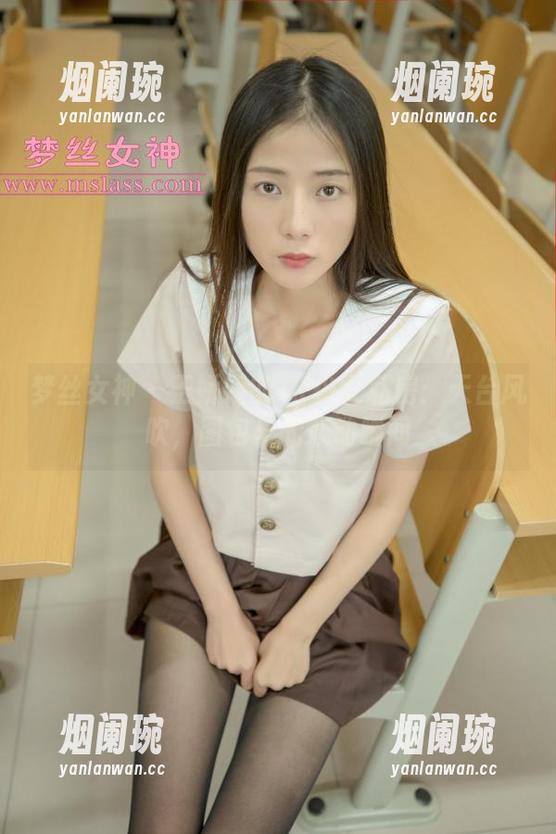 梦丝女神-王娇娇 梦丝女神 - 王娇娇的JK少女私房:天台风吹,图包里的心动瞬间