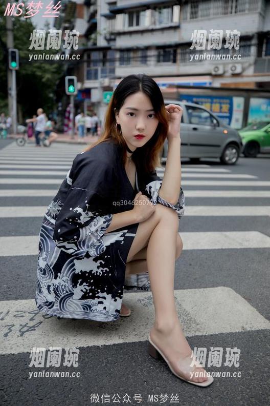 梦丝女神 - 璇璇全套比基尼写真，仿佛每个角度都在偷偷叙述一个故事。