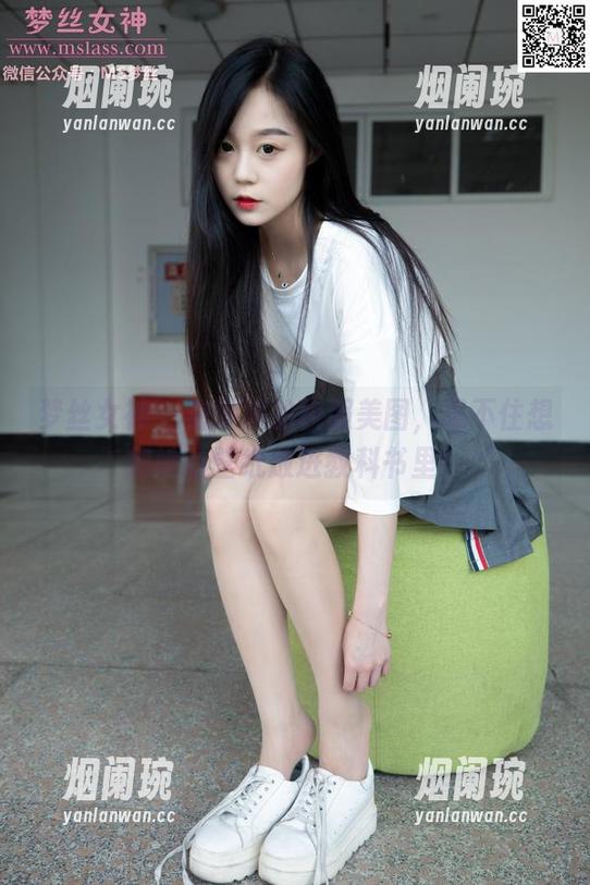 梦丝女神 - 魏婷婷的校服美图，忍不住想把她的壁纸放进教科书里！