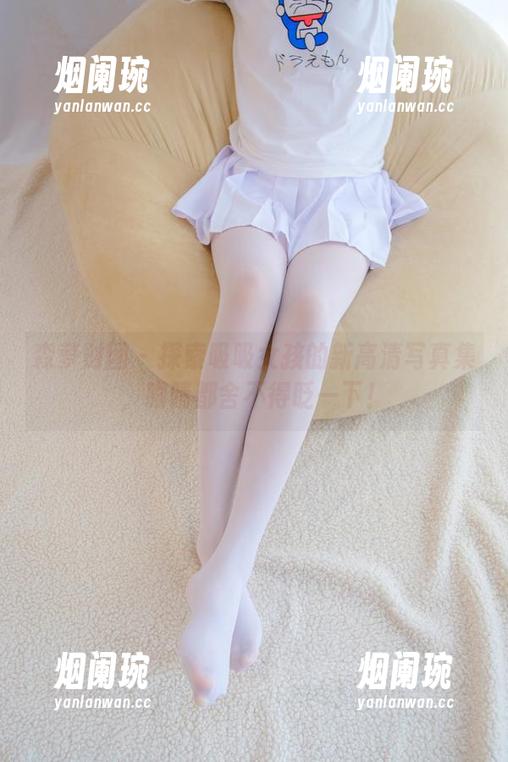 森萝财团 - 探索吸吸女孩的新高清写真集，眼睛都舍不得眨一下！