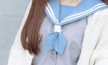 白-红-黑：森萝财团最新写真集，色彩搭配让我忍不住想多看几眼！