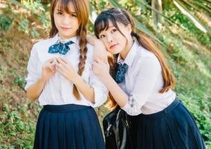 波萝社 – 翻看赵小米Kitty白丝写真，原图里似乎透着些许挑逗
