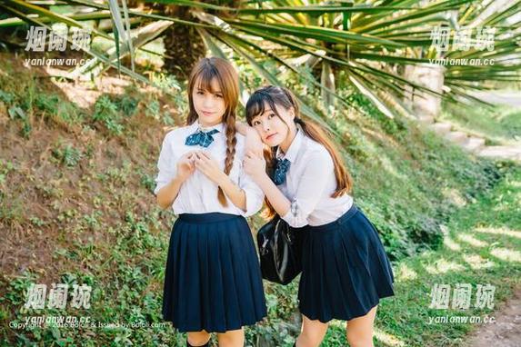 波萝社-赵小米Kitty 波萝社 - 翻看赵小米Kitty白丝写真,原图里似乎透着些许挑逗