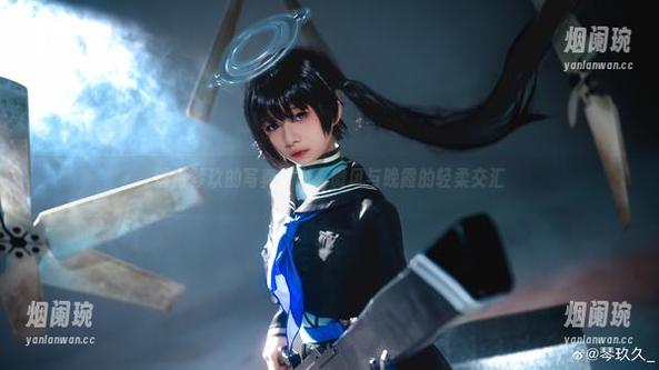清青琴玖的写真时光，微风与晚霞的轻柔交汇