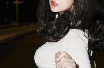 炸蛋Boom女孩在线漫游：合集中的奇妙旅程，幽默与魅力兼收并蓄！
