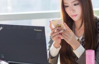 爱蜜社 – 酥小白水手服美图分享，心里忍不住想，她为什么总是那么可爱？