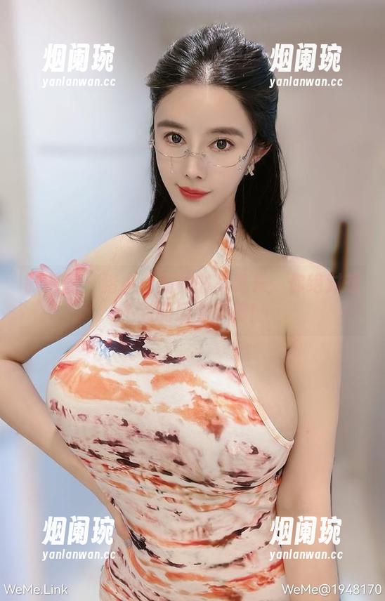 微密圈 - 猪小七的秘书写真集：你绝对想不到的职业素养！