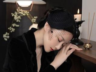 秀人网 – 可儿kayen浴室探险记-最新套图，看看她如何玩转水汽