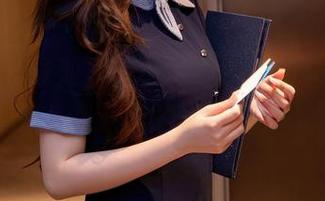 秀人网 – 泳池里的徐莉芝Botty：写真合集是新鲜的感觉吗？