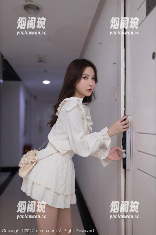 秀人网 - 汐汐baby体操服图集，忍不住多看几眼，她的身影真是挺吸睛的