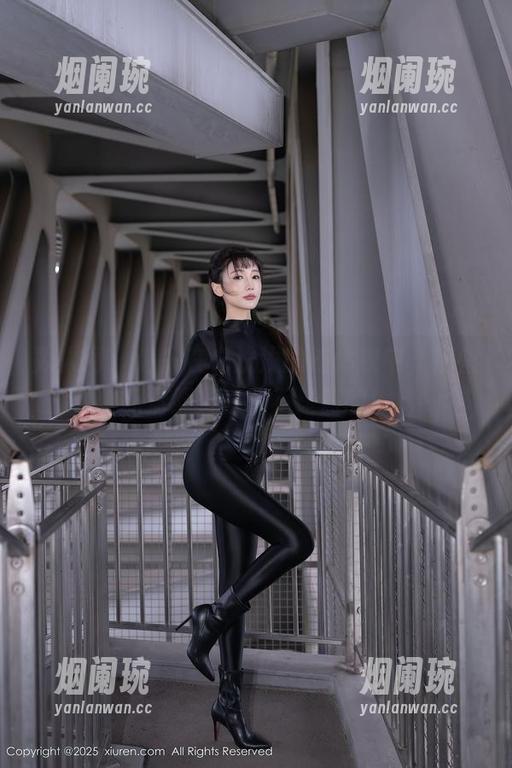 秀人网 - 迷失在白浅浅的连体衣中，那些高清照片可真不是盖的！