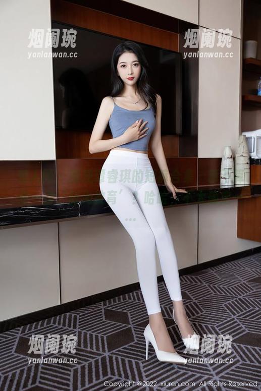 秀人网-谭睿琪 秀人网 - 围观谭睿琪的短裤合集,算不算是一次‘时尚教育’?哈哈,不太确定……
